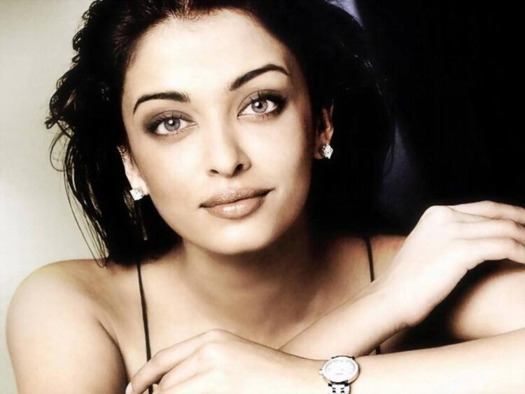 Aishwarya Rai Wallpaper HD Beautiful Photos Download for Desktop - Live ...