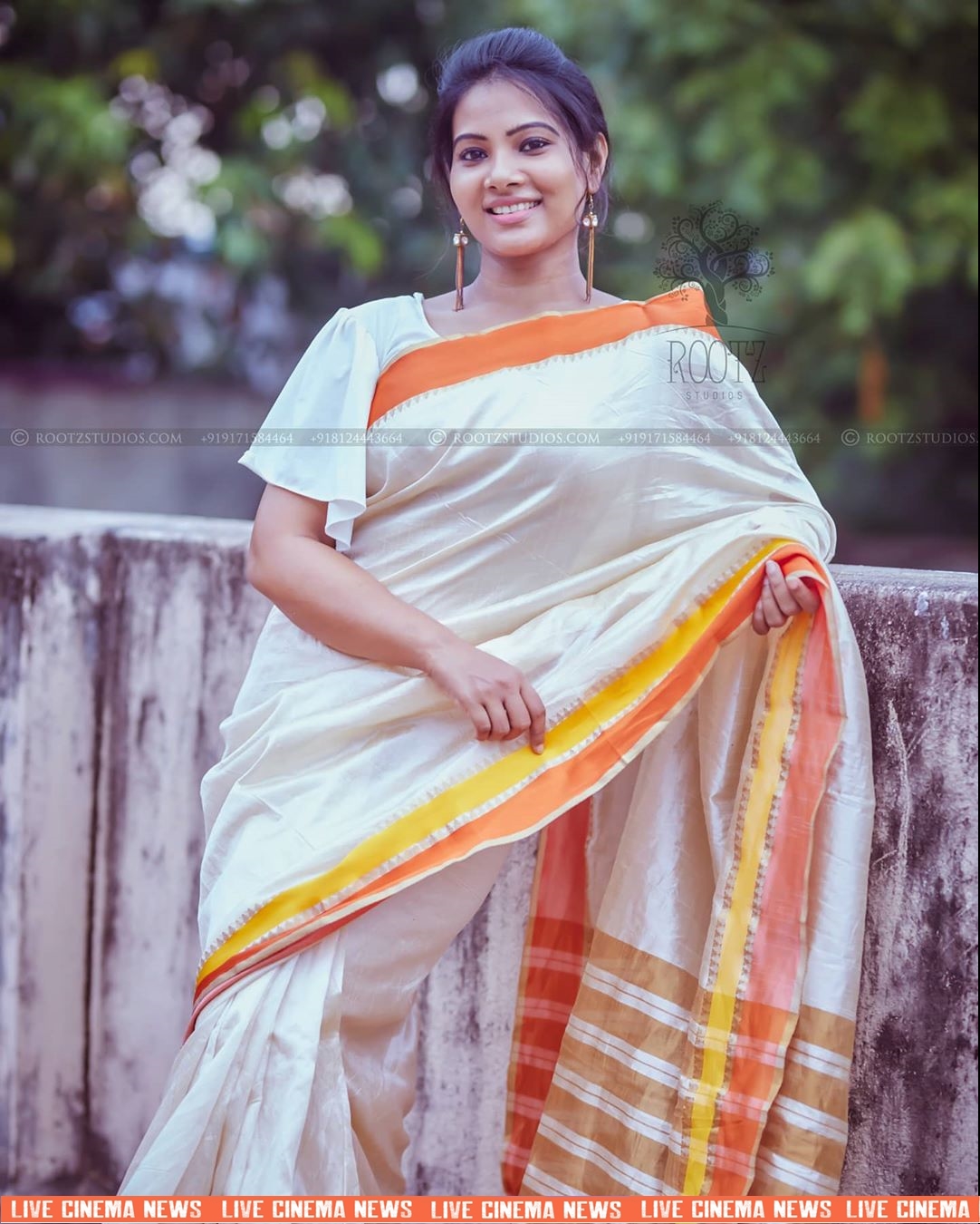 dhivya dhuraisamy homely saree photos (21)