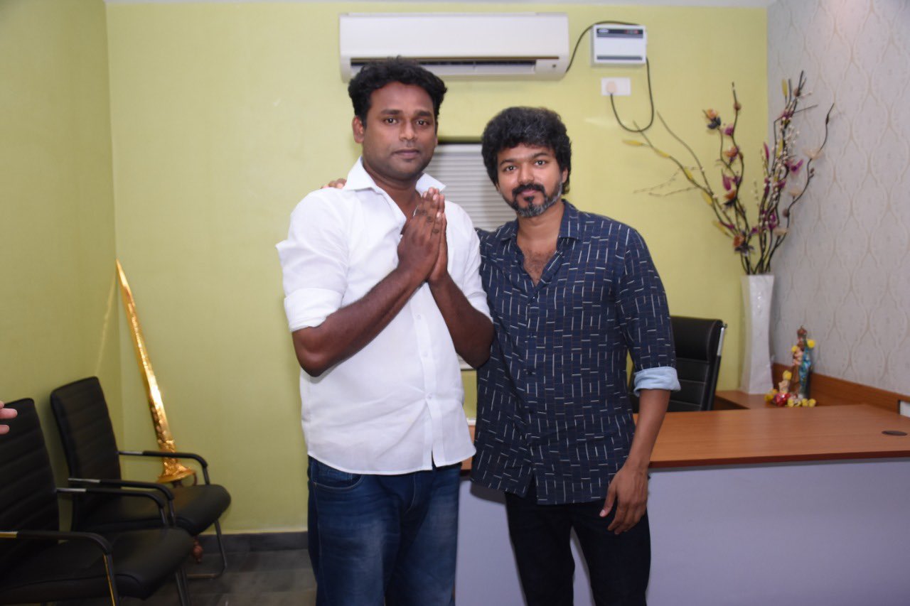 Actor Vijay meets Iyakkam office bearers and members_7