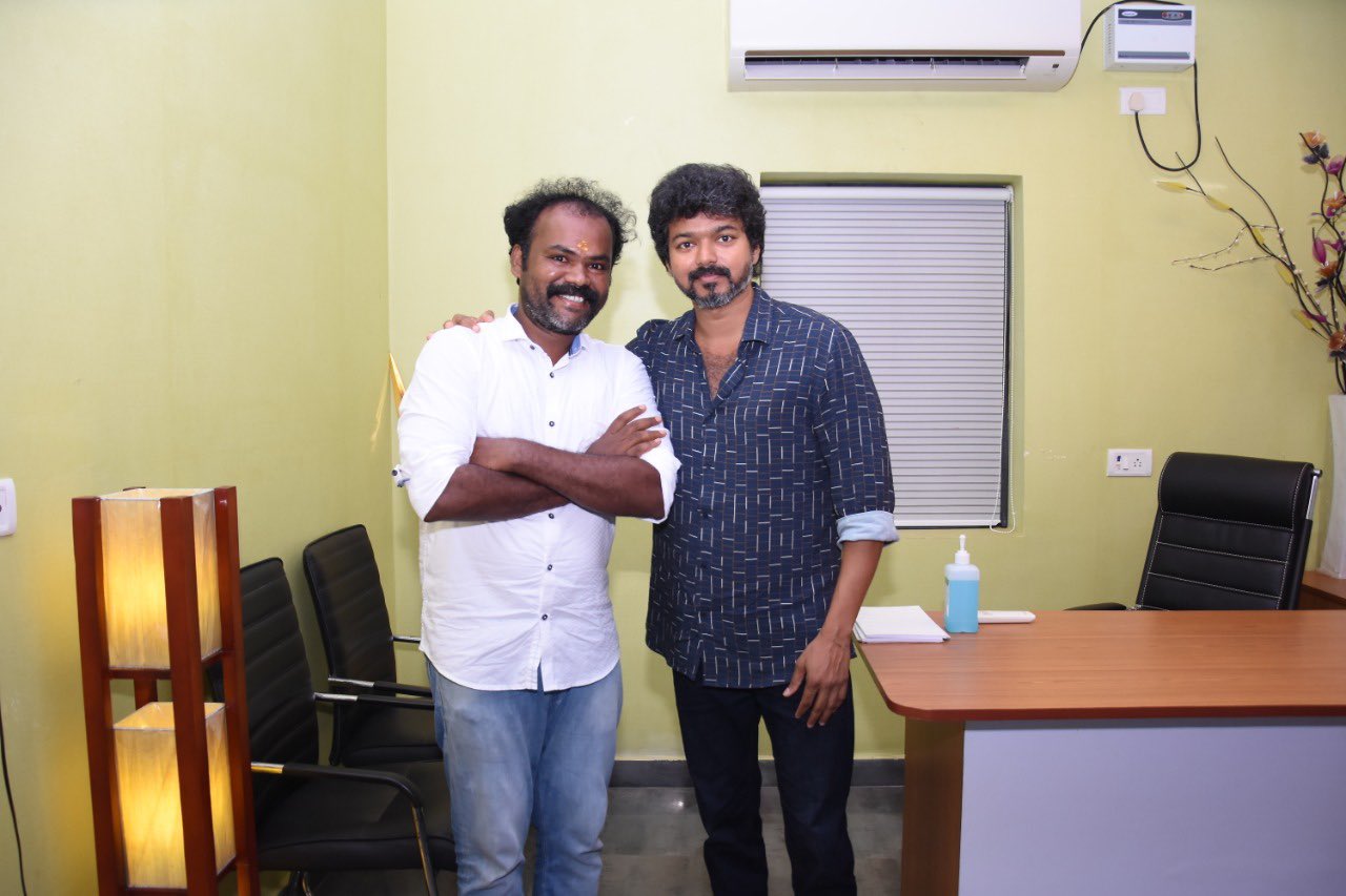 Actor Vijay meets Iyakkam office bearers and members_8