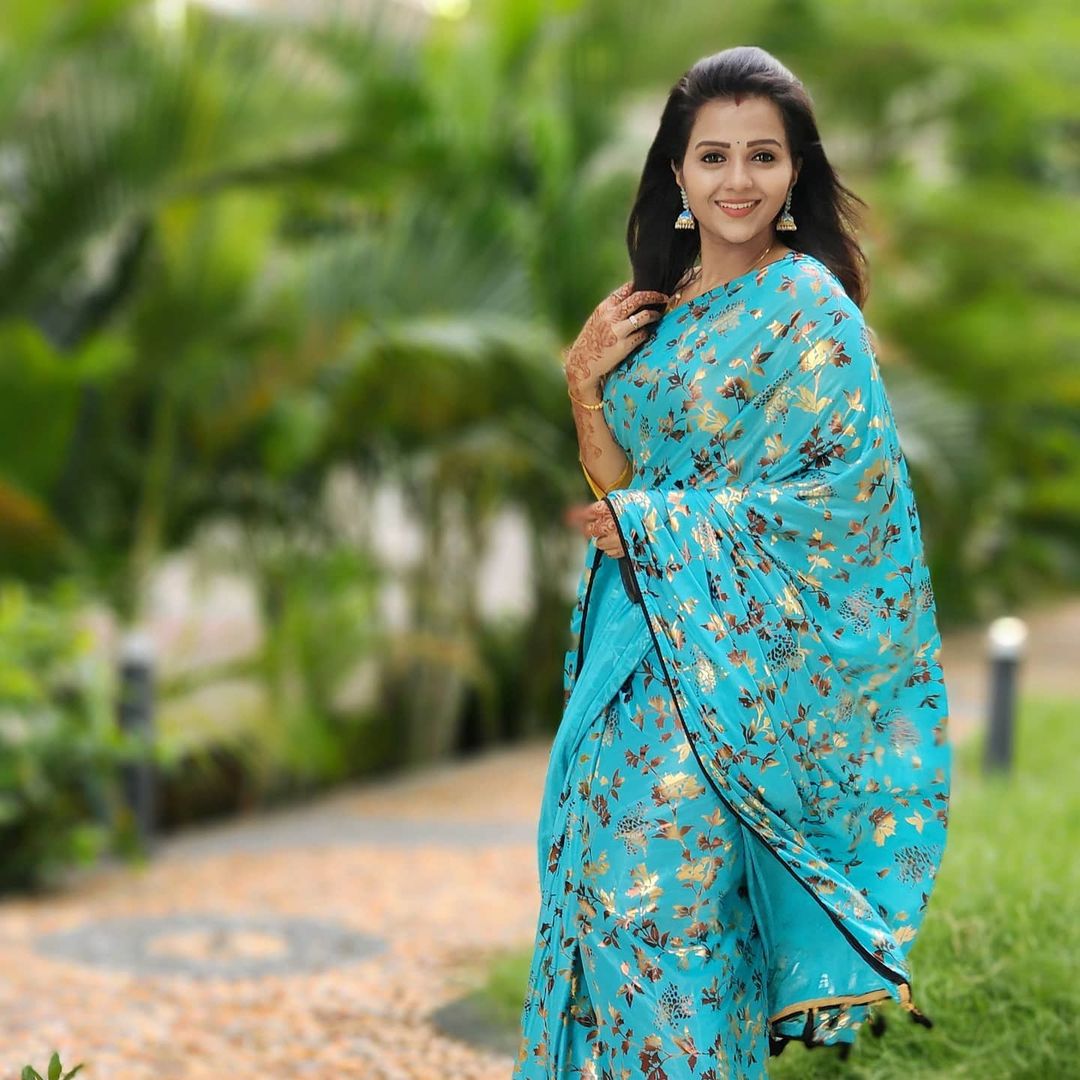 Poove Poochudava Serial Actress Krithika Laddu Latest Photos (20)