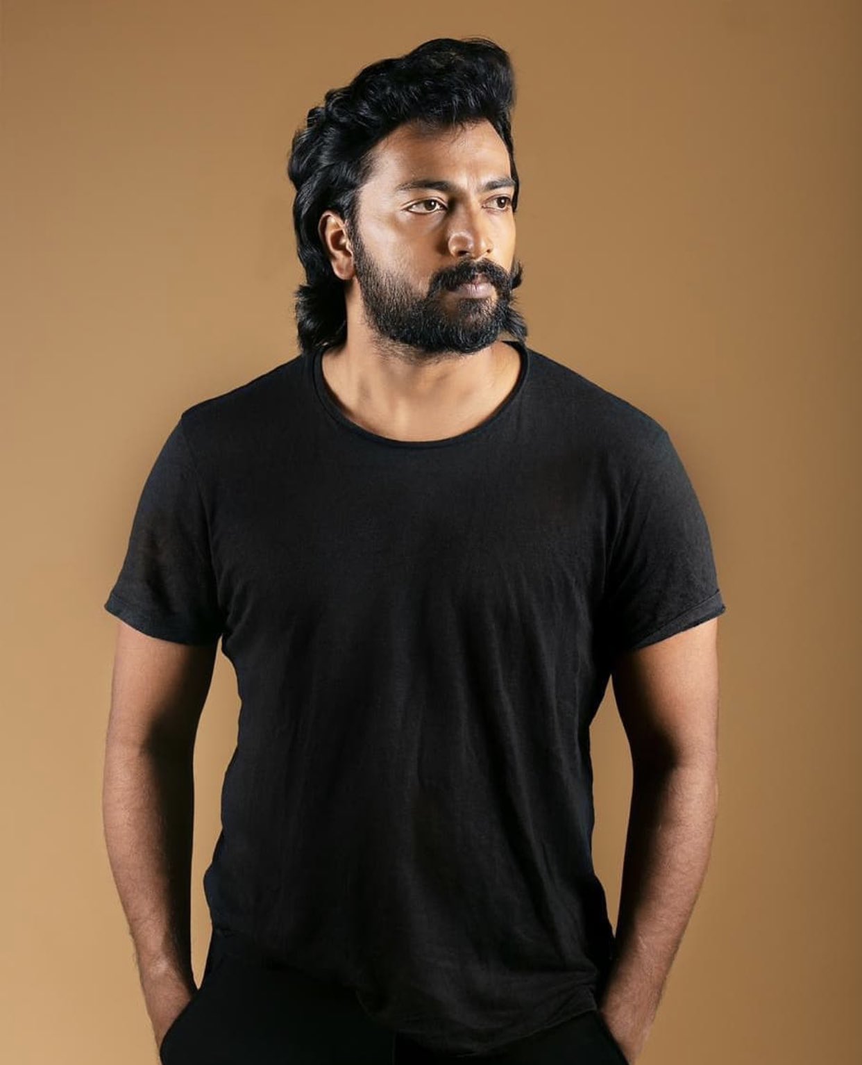Actor Kalaiyarasan New Stills