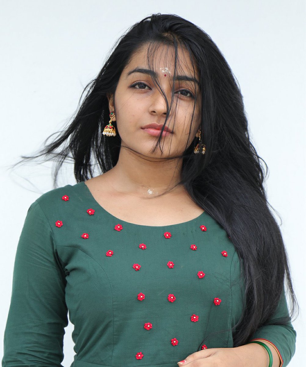 Rajisha-Vijayan-Karnan-actress-69234