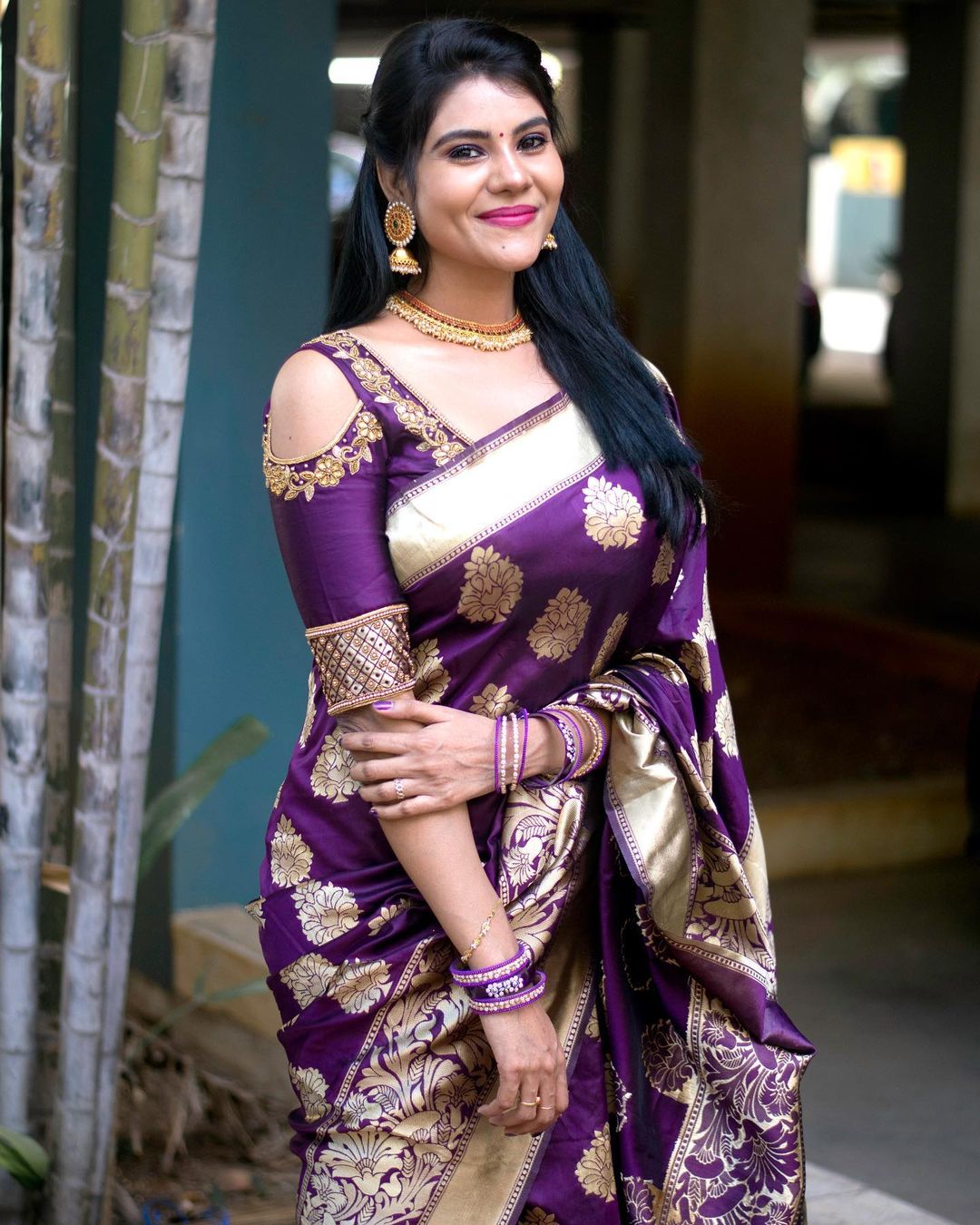 Tamil Serial Actress Nivisha Stills (8)