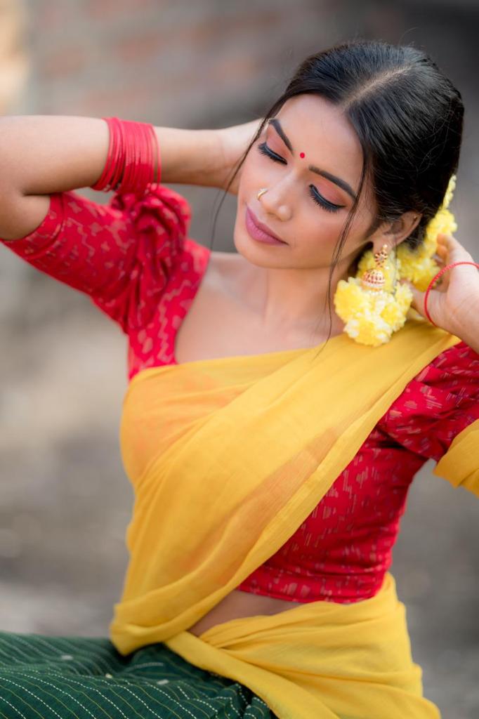 Tharsika Saree Photos HD (4)